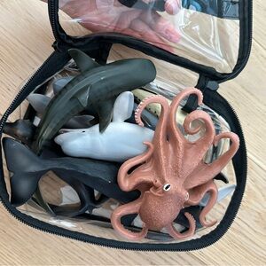 Animal figures Toy Set in Carry Case